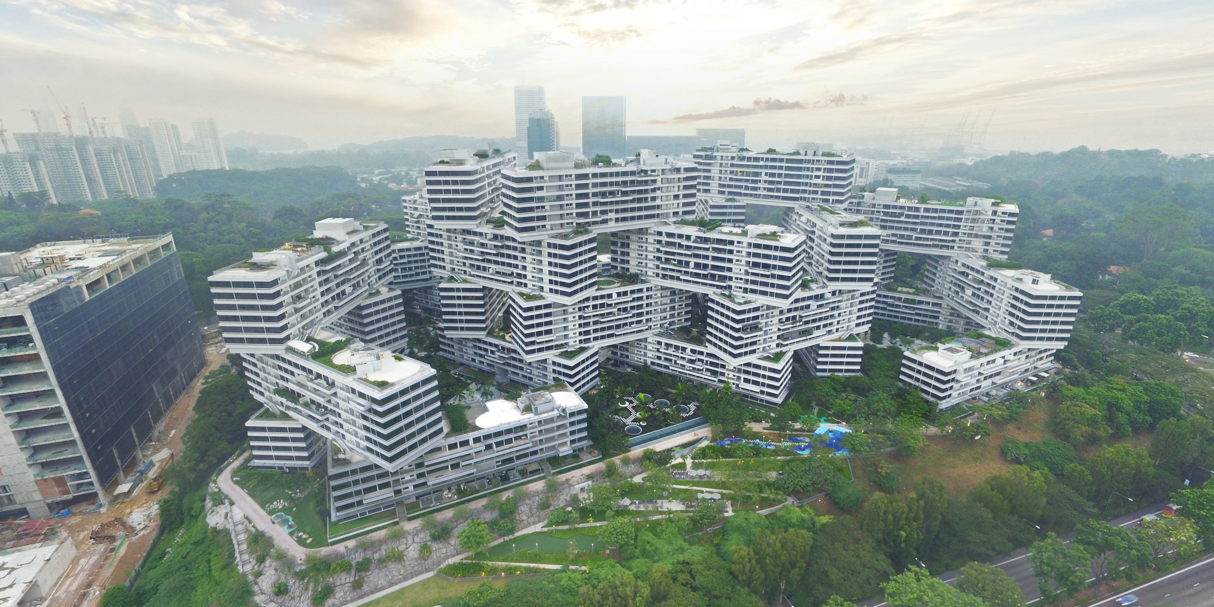 大都会建筑事务所(OMA)和奥雷·舍(Ole Scheeren)设计的新加坡翠城新景(The Interlace)