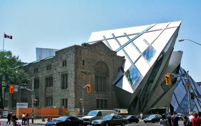 丹尼尔· 利伯斯金( Daniel Libeskind)建筑事务所设计的皇家安大略博物馆(Royal Ontario Museum)扩建项目