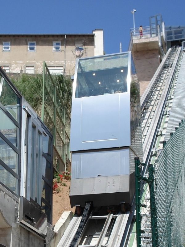 tkE Ascensor inclinado Rio de la Pila Santander Spain